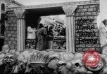 Standbild Mardi Gras Parade New Orleans Louisiana USA, 1957, aus Sekunde 52 historischem Filmmaterial Videoclip 65675047761