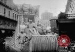 Standbild Mardi Gras Parade New Orleans Louisiana USA, 1957, aus Sekunde 54 historischem Filmmaterial Videoclip 65675047761