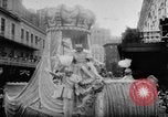 Standbild Mardi Gras Parade New Orleans Louisiana USA, 1957, aus Sekunde 55 historischem Filmmaterial Videoclip 65675047761