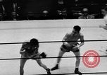 Immagine di Boxer Vince Shomo New York City USA, 1957, secondo 9 filmato di repertorio 65675047763