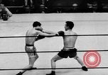 Immagine di Boxer Vince Shomo New York City USA, 1957, secondo 11 filmato di repertorio 65675047763