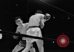 Immagine di Boxer Vince Shomo New York City USA, 1957, secondo 15 filmato di repertorio 65675047763