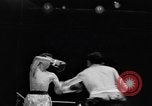 Immagine di Boxer Vince Shomo New York City USA, 1957, secondo 20 filmato di repertorio 65675047763