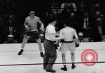 Immagine di Boxer Vince Shomo New York City USA, 1957, secondo 34 filmato di repertorio 65675047763