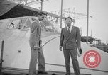 Immagine di Aviatore americano Howard Hughes United States USA, 1947, secondo 26 filmato di repertorio 65675047764