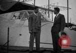Immagine di Aviatore americano Howard Hughes United States USA, 1947, secondo 31 filmato di repertorio 65675047764