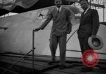 Immagine di Aviatore americano Howard Hughes United States USA, 1947, secondo 40 filmato di repertorio 65675047764