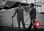 Immagine di Aviatore americano Howard Hughes United States USA, 1947, secondo 42 filmato di repertorio 65675047764