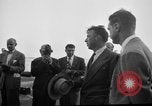 Immagine di Aviatore americano Howard Hughes United States USA, 1947, secondo 51 filmato di repertorio 65675047764