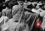 Image cérémonie de lever du drapeau national l'Inde, 1947, de la seconde 15 séquences d'archives historiques vidéo 65675047765