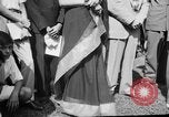 Image cérémonie de lever du drapeau national l'Inde, 1947, de la seconde 29 séquences d'archives historiques vidéo 65675047765