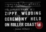 Standbild Hochzeit auf der Achterbahn Palisades Park New Jersey USA, 1938, aus Sekunde 1 historischem Filmmaterial Videoclip 65675047769