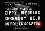 Standbild Hochzeit auf der Achterbahn Palisades Park New Jersey USA, 1938, aus Sekunde 3 historischem Filmmaterial Videoclip 65675047769