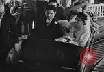 Standbild Hochzeit auf der Achterbahn Palisades Park New Jersey USA, 1938, aus Sekunde 11 historischem Filmmaterial Videoclip 65675047769