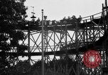 Standbild Hochzeit auf der Achterbahn Palisades Park New Jersey USA, 1938, aus Sekunde 16 historischem Filmmaterial Videoclip 65675047769