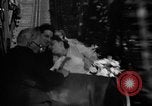 Standbild Hochzeit auf der Achterbahn Palisades Park New Jersey USA, 1938, aus Sekunde 19 historischem Filmmaterial Videoclip 65675047769