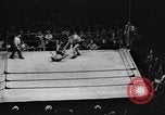 Standbild Ringkampf Buffalo New York USA, 1938, aus Sekunde 6 historischem Filmmaterial Videoclip 65675047792