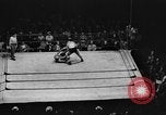 Standbild Ringkampf Buffalo New York USA, 1938, aus Sekunde 7 historischem Filmmaterial Videoclip 65675047792