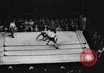 Standbild Ringkampf Buffalo New York USA, 1938, aus Sekunde 8 historischem Filmmaterial Videoclip 65675047792