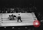 Standbild Ringkampf Buffalo New York USA, 1938, aus Sekunde 24 historischem Filmmaterial Videoclip 65675047792