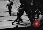 Standbild Ringkampf Buffalo New York USA, 1938, aus Sekunde 26 historischem Filmmaterial Videoclip 65675047792