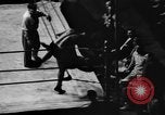 Standbild Ringkampf Buffalo New York USA, 1938, aus Sekunde 28 historischem Filmmaterial Videoclip 65675047792