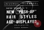 Standbild Frisuren der späten 1930er Jahre New York United States USA, 1938, aus Sekunde 10 historischem Filmmaterial Videoclip 65675047798