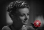 Standbild Frisuren der späten 1930er Jahre New York United States USA, 1938, aus Sekunde 18 historischem Filmmaterial Videoclip 65675047798
