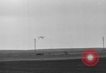 Image aviator Howard Hughes Los Angeles California USA, 1935, de la seconde 21 séquences d'archives historiques vidéo 65675047818