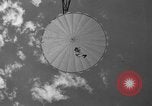 Image parachutistes San Diego California USA, 1935, de la seconde 22 séquences d'archives historiques vidéo 65675047819