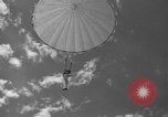 Image parachutistes San Diego California USA, 1935, de la seconde 25 séquences d'archives historiques vidéo 65675047819
