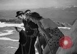 Image glissading Washington Mount Rainier National Park USA, 1938, de la seconde 27 séquences d'archives historiques vidéo 65675047826