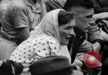 Image champion de tennis Donald Budge défaites Bunny Austin à Wimbleton Wimbledon Londres Angleterre, 1938, de la seconde 22 séquences d'archives historiques vidéo 65675047828