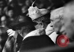 Image champion de tennis Donald Budge défaites Bunny Austin à Wimbleton Wimbledon Londres Angleterre, 1938, de la seconde 33 séquences d'archives historiques vidéo 65675047828