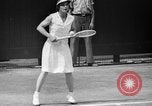 Image champion de tennis Donald Budge défaites Bunny Austin à Wimbleton Wimbledon Londres Angleterre, 1938, de la seconde 50 séquences d'archives historiques vidéo 65675047828