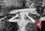 Immagine di Testate floreali California United States USA, 1952, secondo 47 filmato di repertorio 65675047833