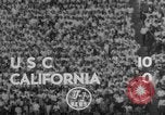 Immagine di Football americano Los Angeles California USA, 1952, secondo 6 filmato di repertorio 65675047834