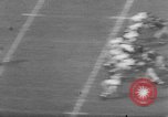Immagine di Football americano Los Angeles California USA, 1952, secondo 17 filmato di repertorio 65675047834