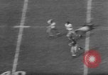 Immagine di Football americano Los Angeles California USA, 1952, secondo 26 filmato di repertorio 65675047834