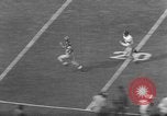 Immagine di Football americano Los Angeles California USA, 1952, secondo 29 filmato di repertorio 65675047834