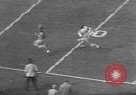 Immagine di Football americano Los Angeles California USA, 1952, secondo 30 filmato di repertorio 65675047834