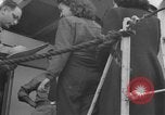 Immagine di Spose di guerra Europa, 1946, secondo 13 filmato di repertorio 65675047843