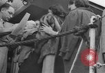 Immagine di Spose di guerra Europa, 1946, secondo 22 filmato di repertorio 65675047843
