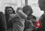 Immagine di Spose di guerra Europa, 1946, secondo 35 filmato di repertorio 65675047843