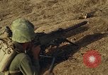 Immagine di Stati Uniti Marines assalto anfibio della formazione Okinawa in Giappone, 1961, secondo 15 filmato di repertorio 65675047856