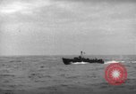 Standbild Spalten der Anlandung Handwerk Infanterie Baie de la Seine Normandie Frankreich, 1944, aus Sekunde 7 historischem Filmmaterial Videoclip 65675047876