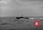 Standbild Spalten der Anlandung Handwerk Infanterie Baie de la Seine Normandie Frankreich, 1944, aus Sekunde 10 historischem Filmmaterial Videoclip 65675047876