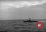 Standbild Spalten der Anlandung Handwerk Infanterie Baie de la Seine Normandie Frankreich, 1944, aus Sekunde 20 historischem Filmmaterial Videoclip 65675047876