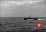 Standbild Spalten der Anlandung Handwerk Infanterie Baie de la Seine Normandie Frankreich, 1944, aus Sekunde 21 historischem Filmmaterial Videoclip 65675047876