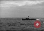 Standbild Spalten der Anlandung Handwerk Infanterie Baie de la Seine Normandie Frankreich, 1944, aus Sekunde 25 historischem Filmmaterial Videoclip 65675047876